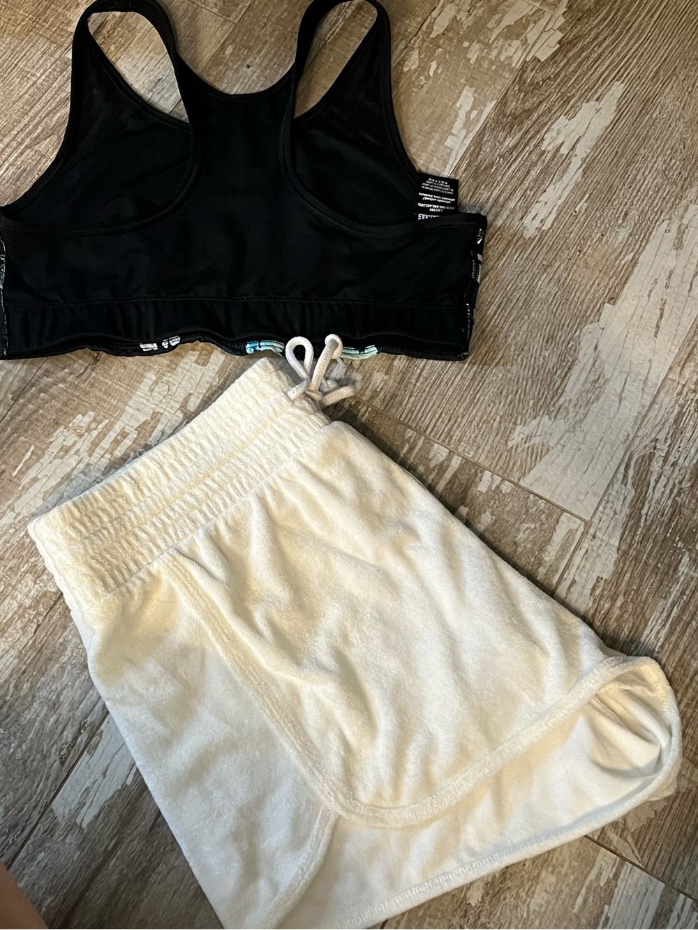 EUC!PINK💗VS SET(L)!Terry Cotton Varsity White Short&LOGO Black Floral Sport Bra! - Picture 2 of 10